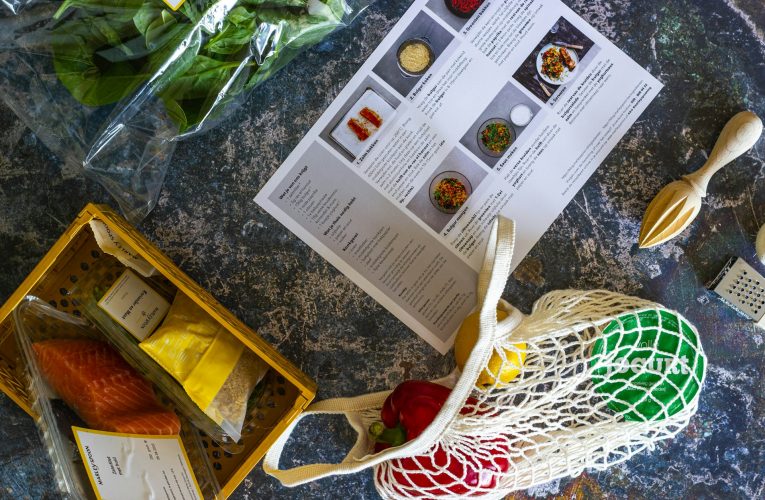 Dos postres irresistibles: de la ligereza de la Pavlova a la intensidad del chocolate con maní