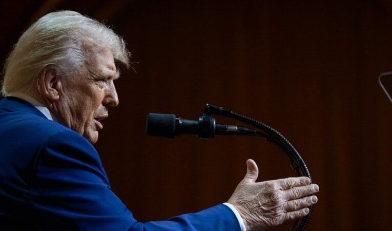 Trump promete rendir cuentas a quienes le persiguieron en casos judiciales