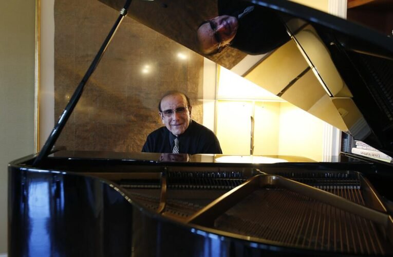 Clive Davis ha muerto: ha muerto el cantautor que crió a los músicos