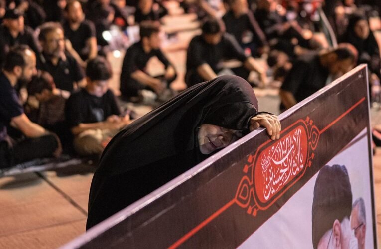 Funeral ceremony in Iran: vows of revenge against Donald Trump accompany funeral prayers for Khamenei