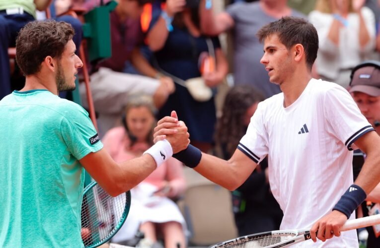 How is it going, score and where to watch the Wimbledon 2026 match online live for free