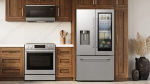 Homeowners-Lament-Spoiled-Food-After-Firmware-Update-Crashes-Samsung-Smart.jpg
