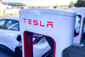 Tesla-charging-bays-vandalized-in-Australia-just-days-after-opening.jpg
