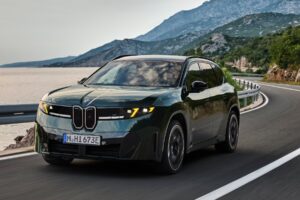 100-kmh-in-39-seconds-BMW-presents-the-improved-iX3.jpg