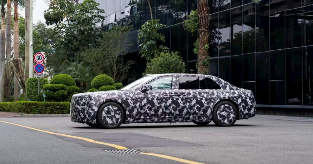 BYDs-ultra-luxury-electric-vehicle-could-debut-next-week-with-solid-state.jpeg