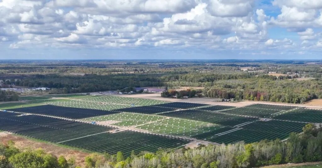Ford-backs-large-new-solar-farm-for-its-Michigan-factories.jpg