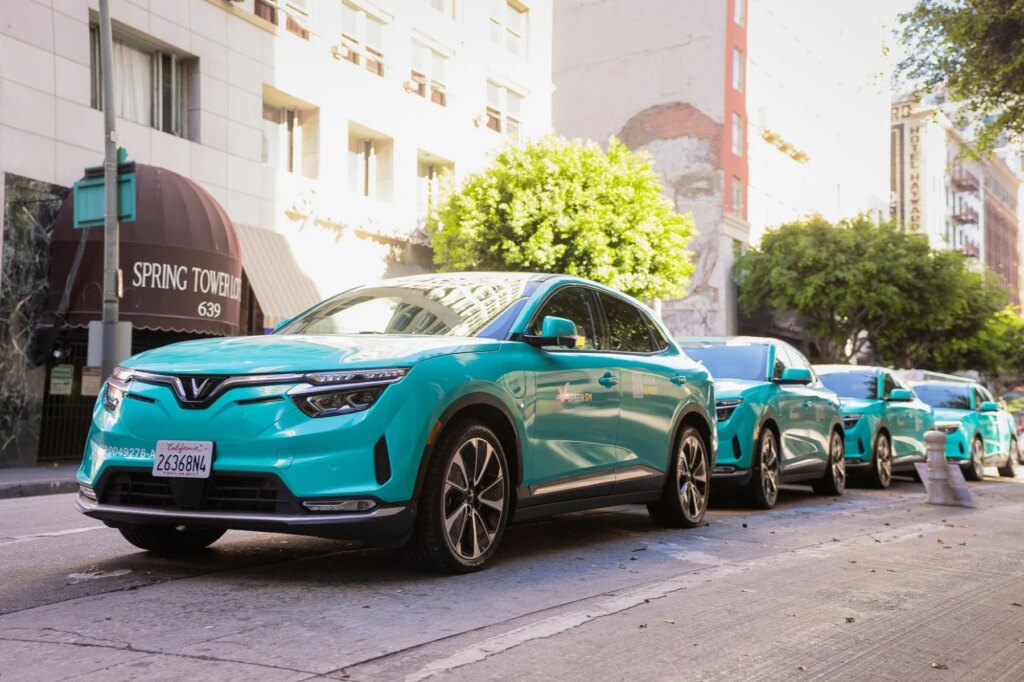 Green-SM-deploys-its-first-electric-taxis-in-the-US.jpg