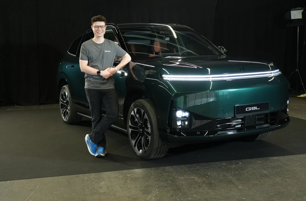 L-is-for-Luxury-first-seat-test-in-the-Xpeng.jpg
