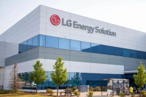 LG-Energy-Solution-will-supply-46100-round-cells-to-Mercedes.jpg