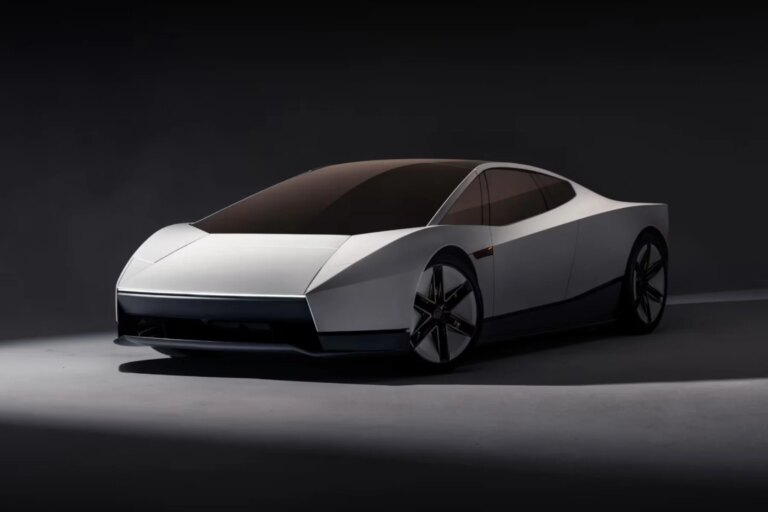 Spectacular-prototype-Tesla-Roadster-ready-for-launch-in-2028.jpg