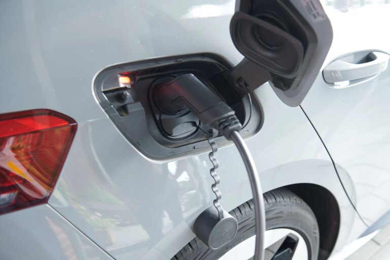 Wallbox-installs-120-electric-vehicle-chargers-at-Montreal-airport.jpg